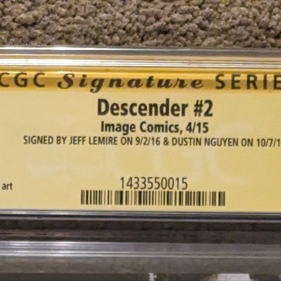 Descender # 2 4/15 CGC 9.8 Image Comics *Signed by Jeff Lemire* - Picture 3 of 3